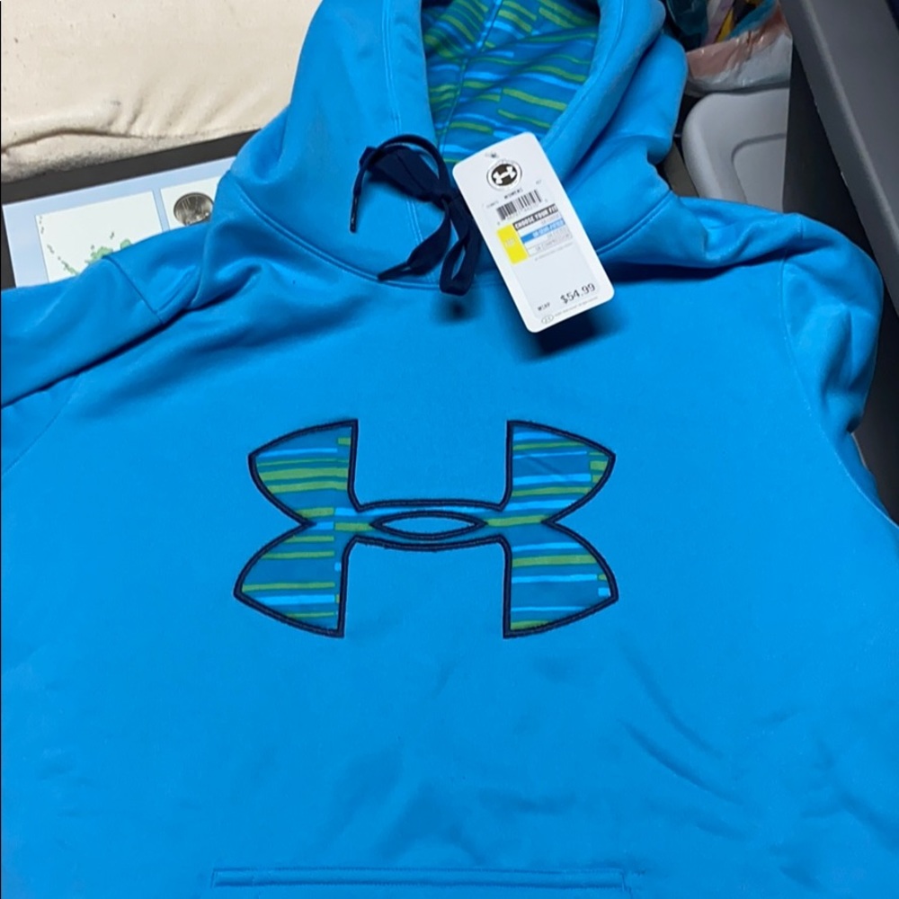 Never worn women’s under armour sweatshirt hoodie